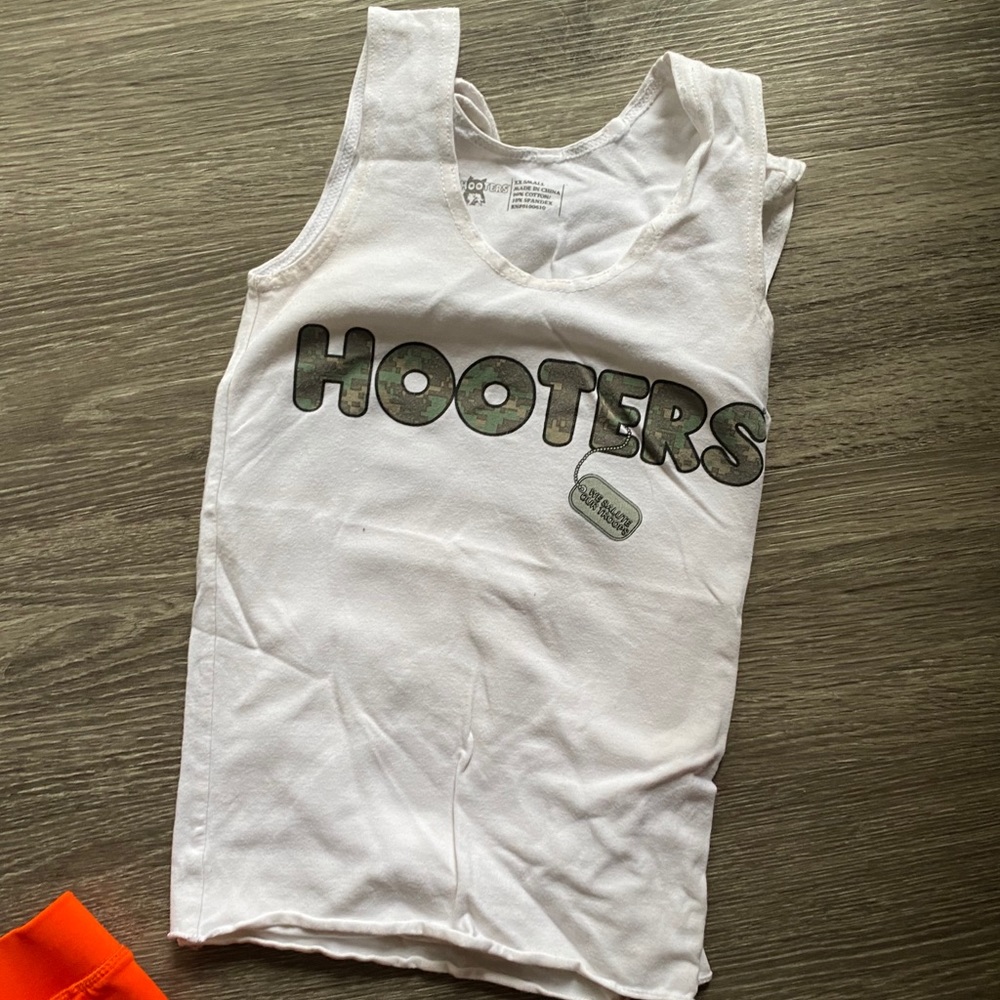 Hooters Military Support Tank